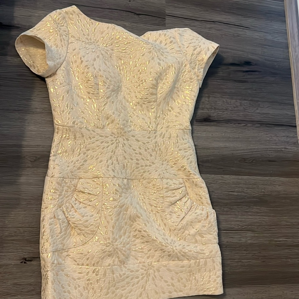 SALE Christopher Deane Gold petal pattern floral